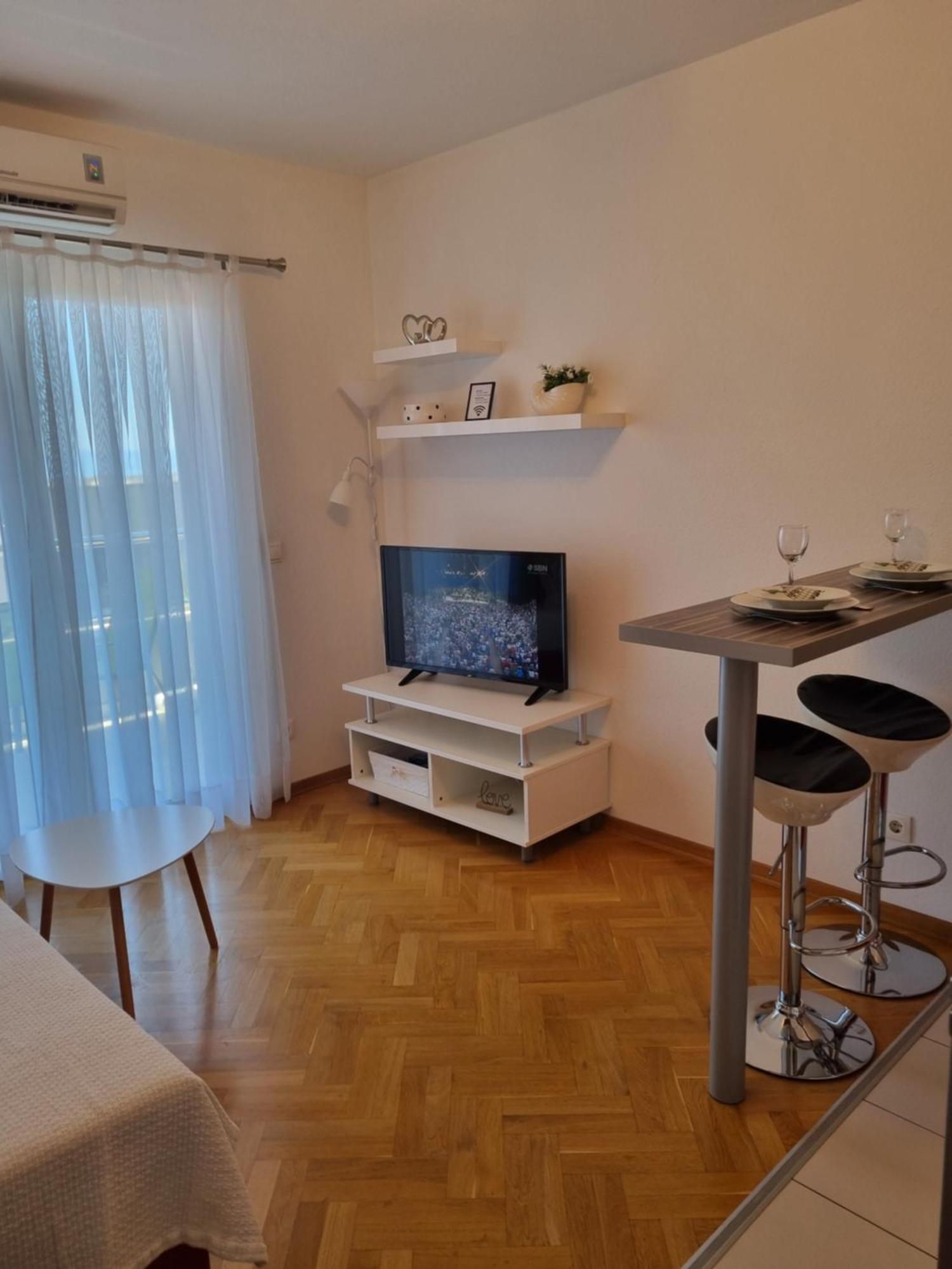 Villa Em Makarska Buitenkant foto