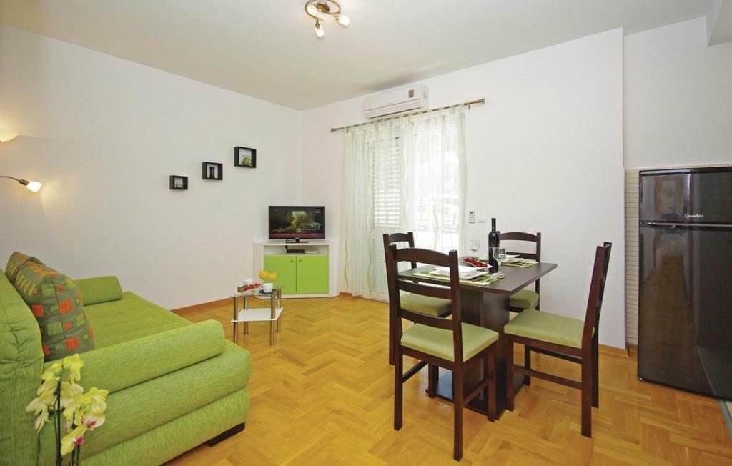 Villa Em Makarska Buitenkant foto