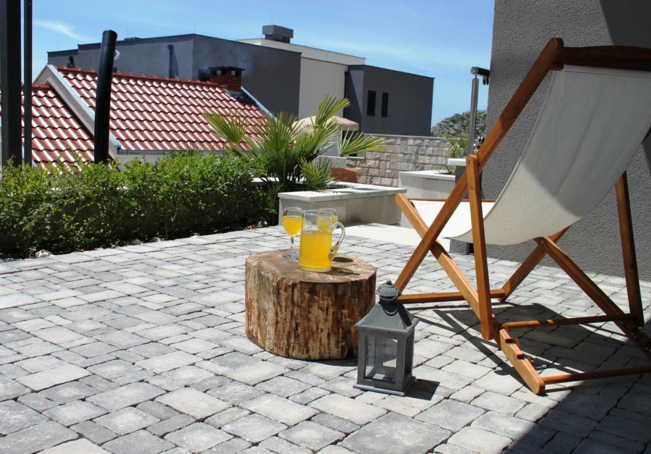 Villa Em Makarska Buitenkant foto