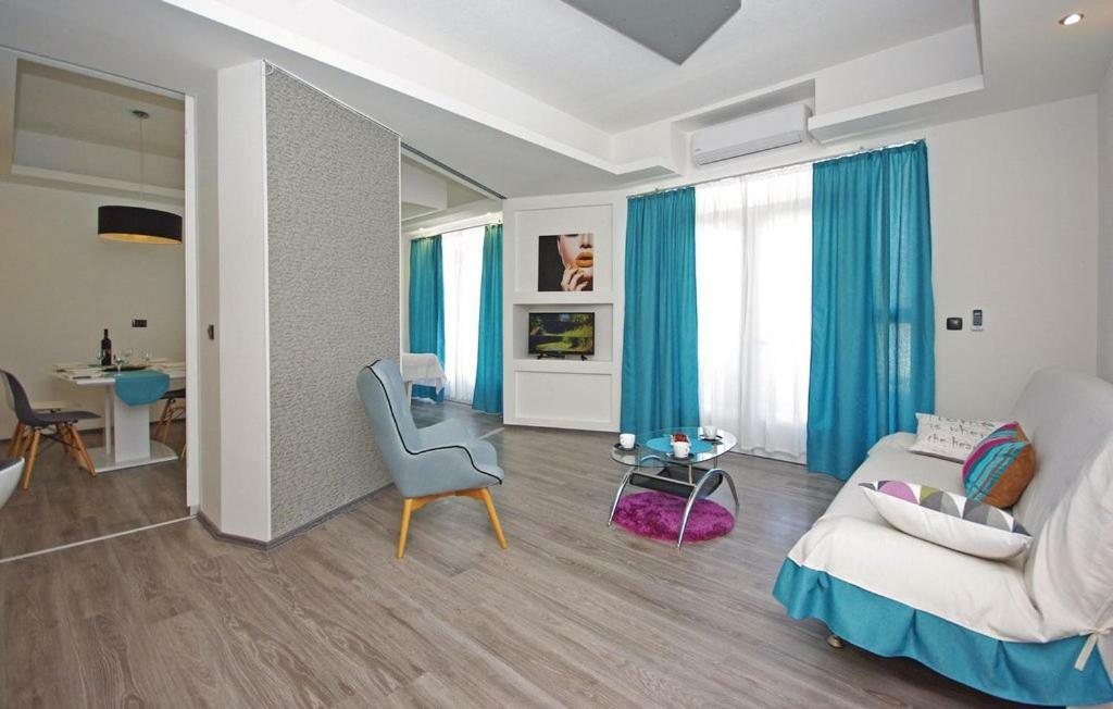 Villa Em Makarska Buitenkant foto